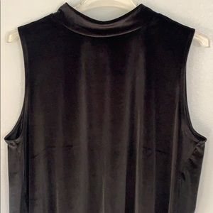 Loft Black Velvet Mock turtleneck tank. Sz XL
